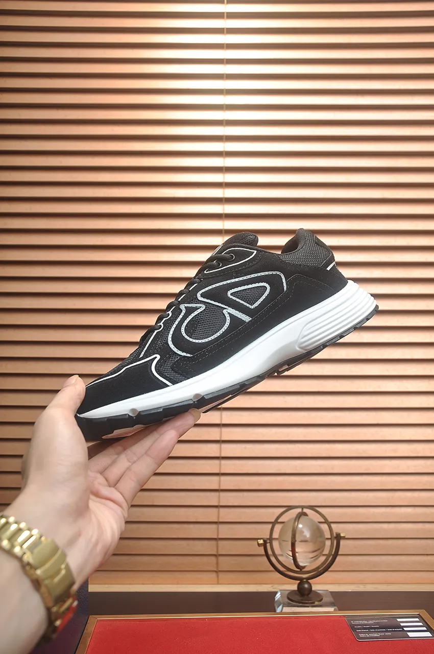 Men's men's shoes 💰: 500💶 (top original order) Brand: Dior (Dior) Standard code: Men's code 38-44 (45 customized) Grade: Same as the official website Material: Top original cowhide spliced ​​together Original wear-resistant and lightweight outsole Style category: Fashionable casual shoes Distinguished luxury brand elements top luxury Color: Actual picture color